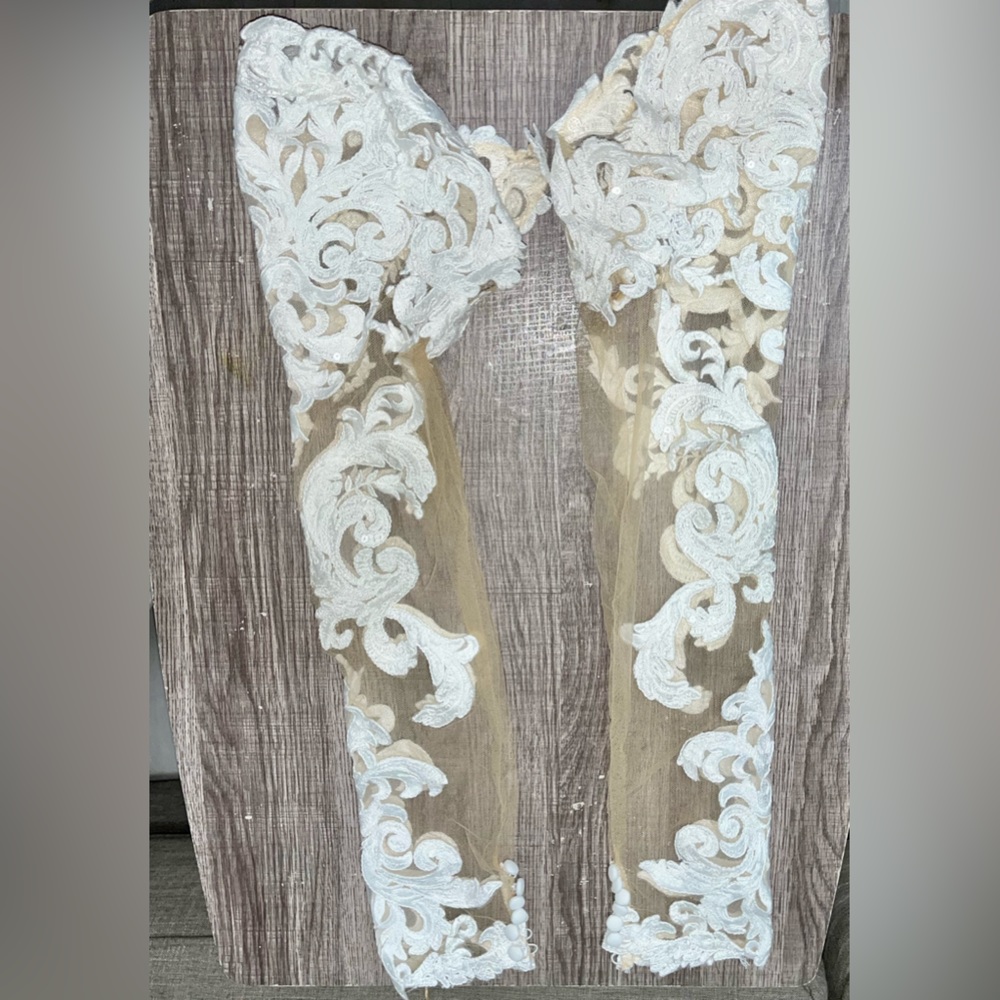 Maggie Sottero Nude / lace sleeves